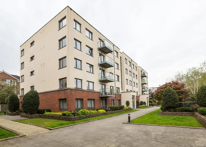 Stylish Central Apt At Aviva